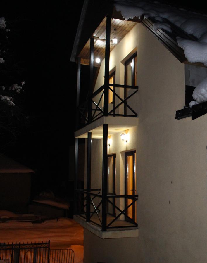 Guesthouse Gera Mestia Ngoại thất bức ảnh