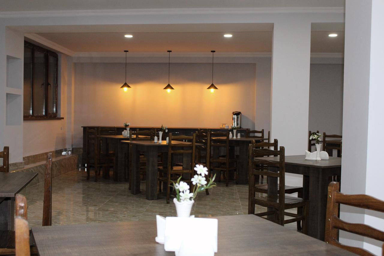 Guesthouse Gera Mestia Ngoại thất bức ảnh