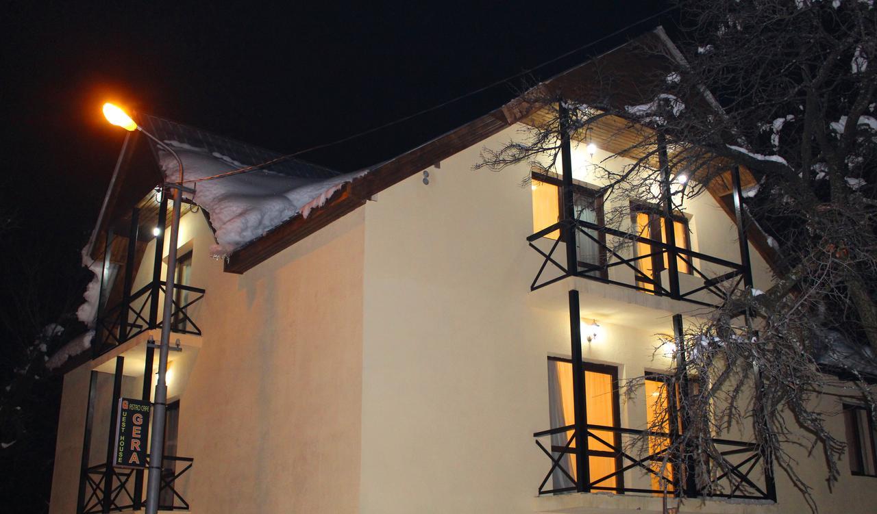 Guesthouse Gera Mestia Ngoại thất bức ảnh