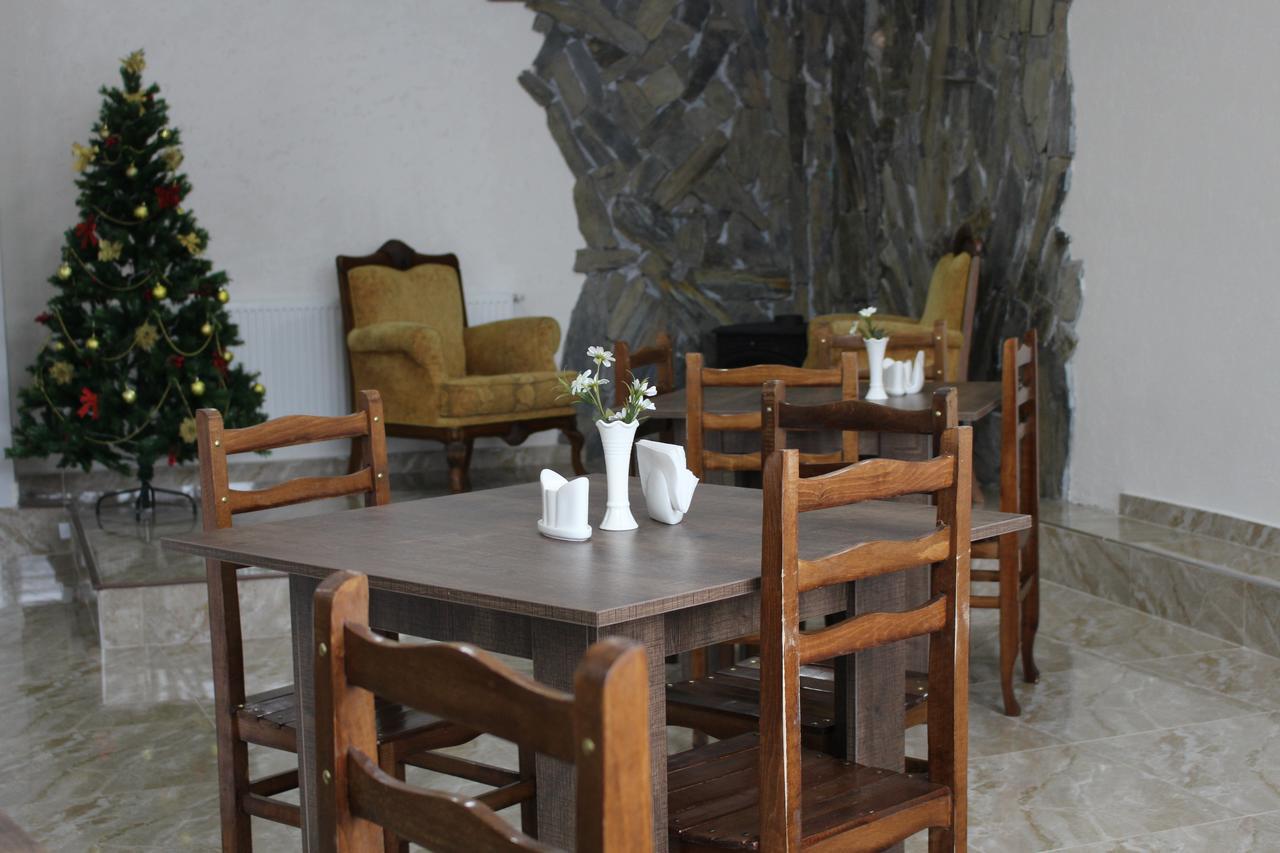 Guesthouse Gera Mestia Ngoại thất bức ảnh
