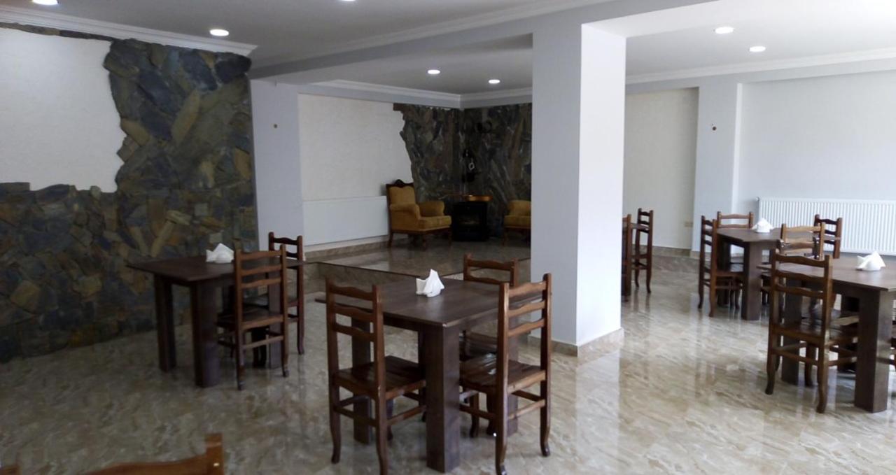 Guesthouse Gera Mestia Ngoại thất bức ảnh