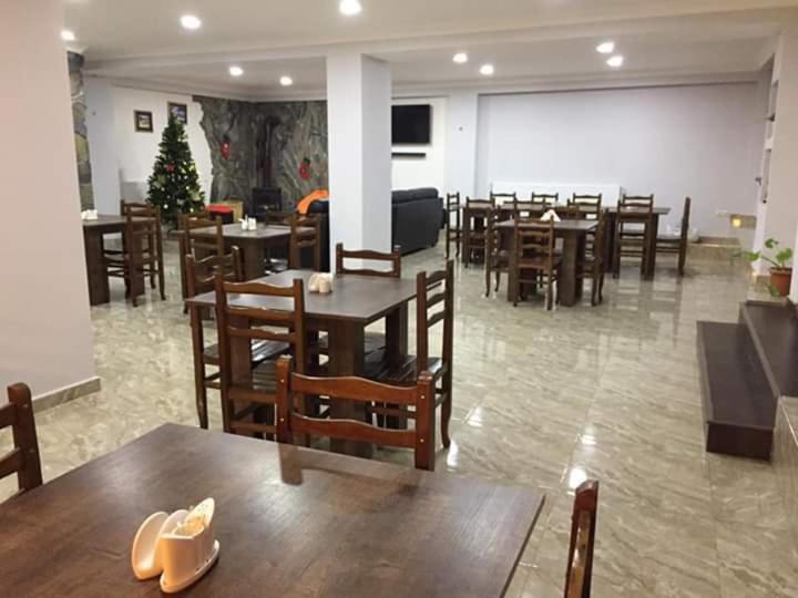 Guesthouse Gera Mestia Ngoại thất bức ảnh