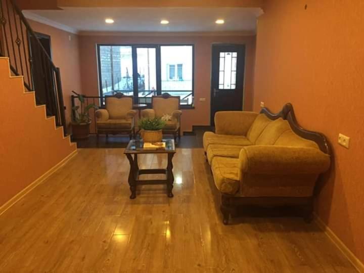 Guesthouse Gera Mestia Ngoại thất bức ảnh